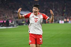 德媒：战多特金玟哉因循环系统问题被换下，他还患支气管炎跟腱炎