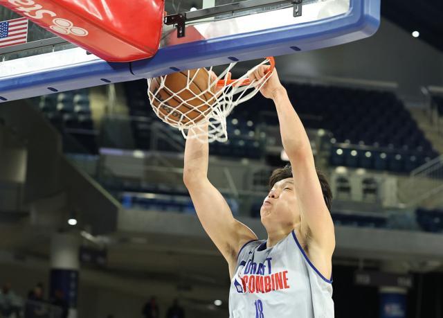 HuaTiHui-两战轰23+7+8！杨瀚森闪耀试训赛：行情大涨冲首轮？