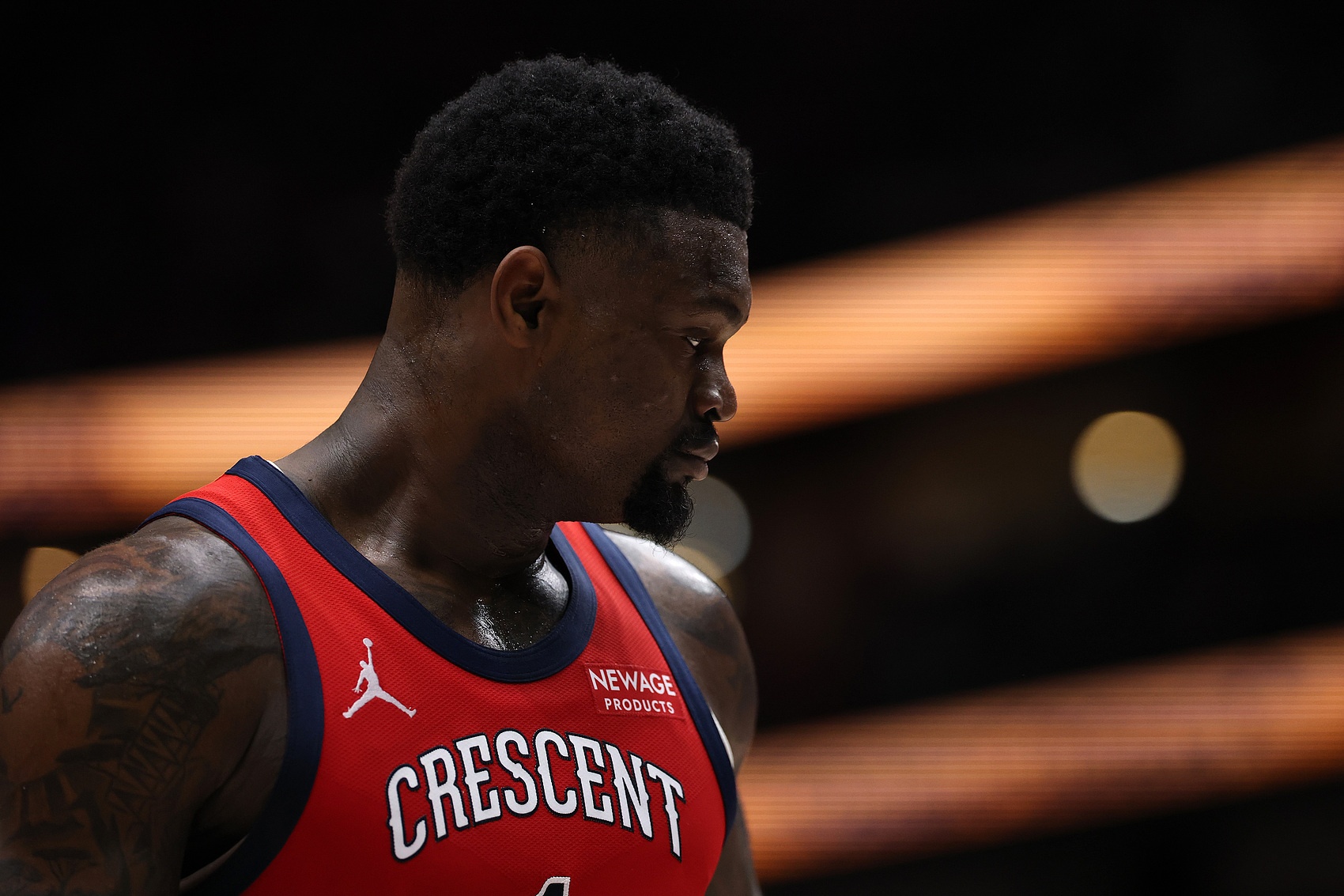 HuaTiHui-一言难尽！锡安全场5中2&amp;罚球3中0得到4分4板 出战15分钟因病退赛